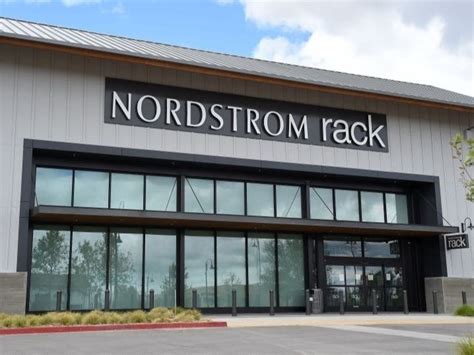 Nordstrom Rack Fair Lakes Promenade